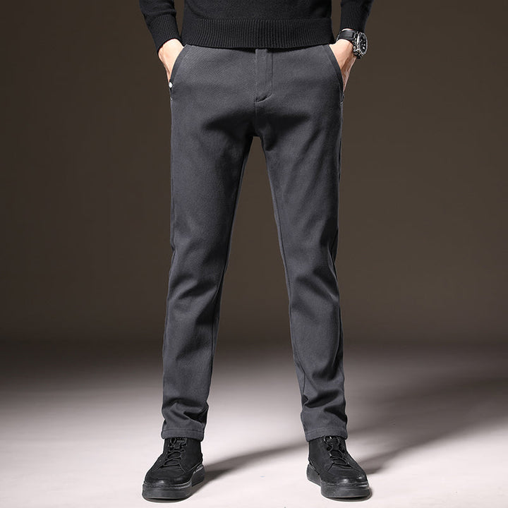 Men's tailored classic fit pants, stretchable for optimal comfort, perfect for business or leisure.