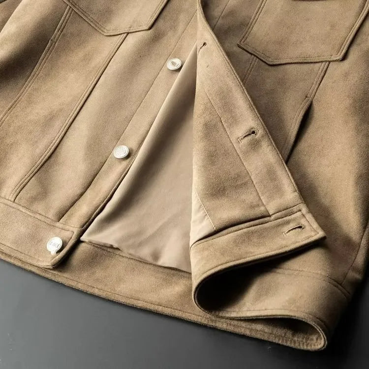 Breathable men's outerwear: a classic Harrington jacket, lightweight and perfect for versatile fashion.