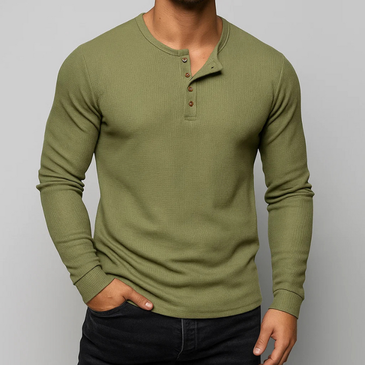 Versatile men's Henley long sleeve shirt for autumn/spring layering. Classic style, ideal for everyday comfort.