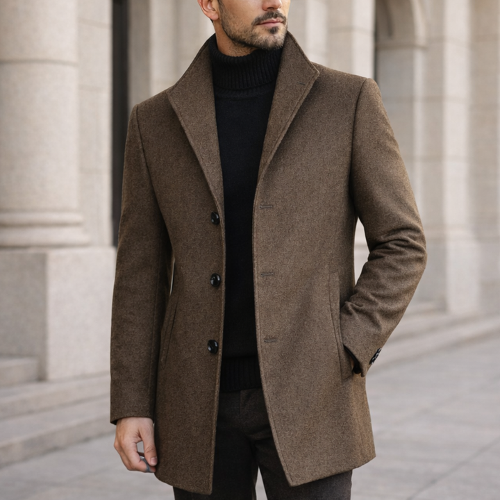 Tailored men's long winter coat, classic fit, offering sophisticated style and warmth for men.