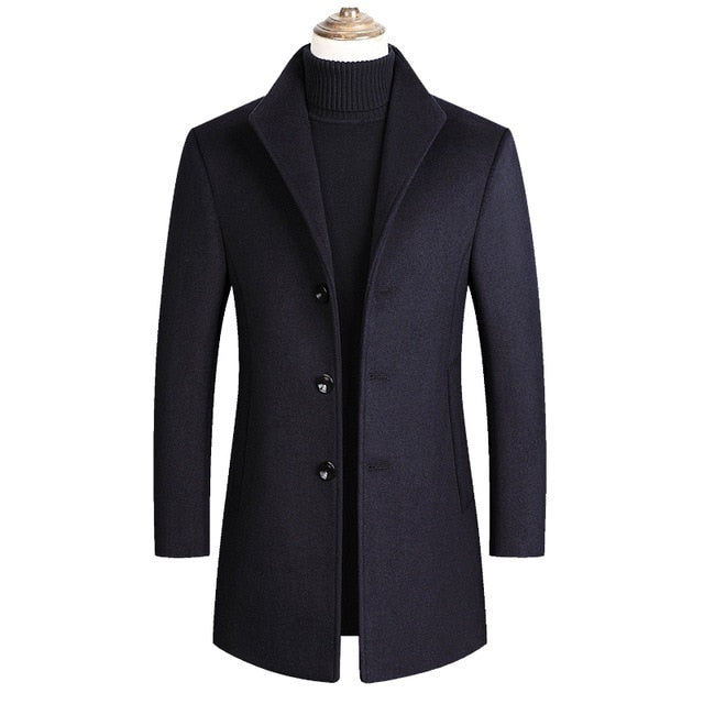 Timeless men's classic long winter coat, elegant outerwear for a sophisticated and warm look.