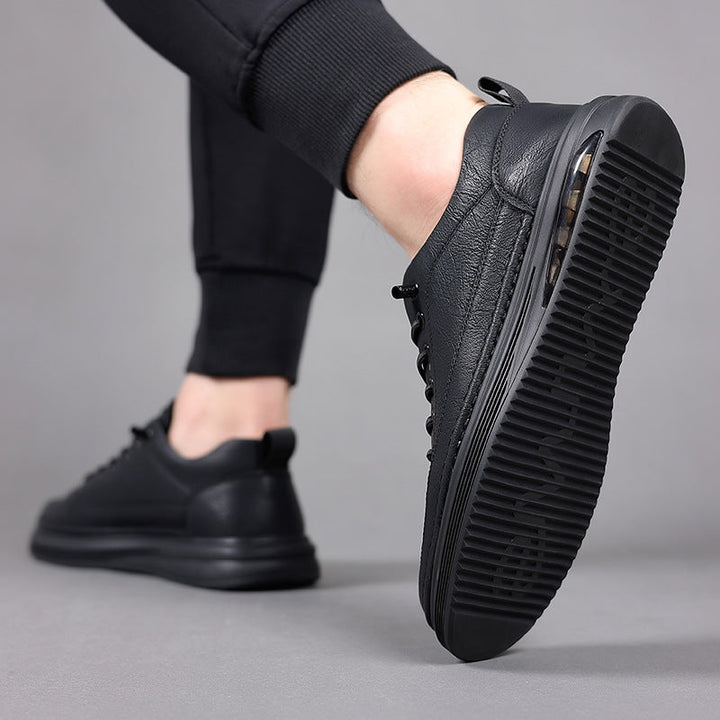 Classic men's everyday low-top sneakers, designed for ultimate comfort and casual elegance.