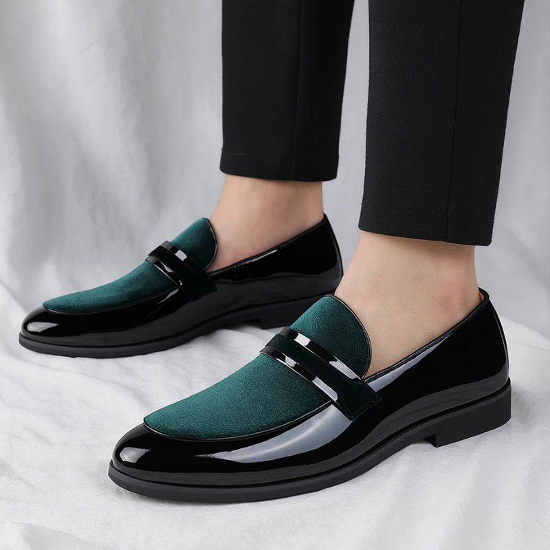 Smart-casual men's penny loafers, comfortable slip-on shoes for everyday wear & versatile fashion.