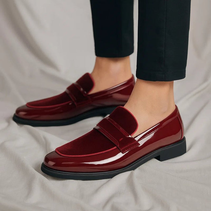 Refined Men's Classic Penny Loafers, stylish slip-on dress shoes for modern gentlemen.