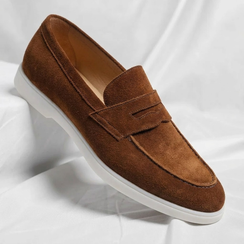 Stylish men's penny loafers. Elevate your everyday fashion with these smart casual slip-on shoes.