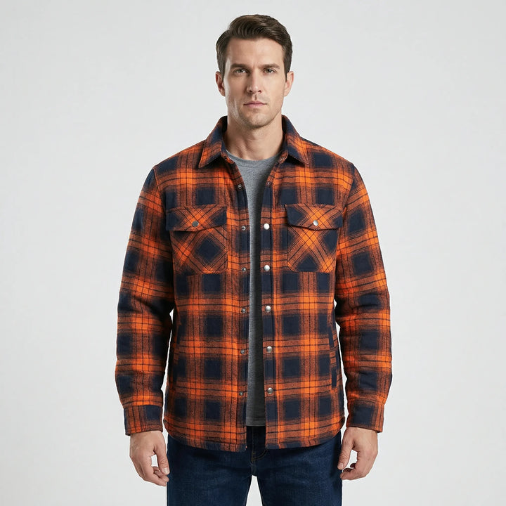 Classic warm men's plaid jacket, ideal for winter comfort and lumberjack style.