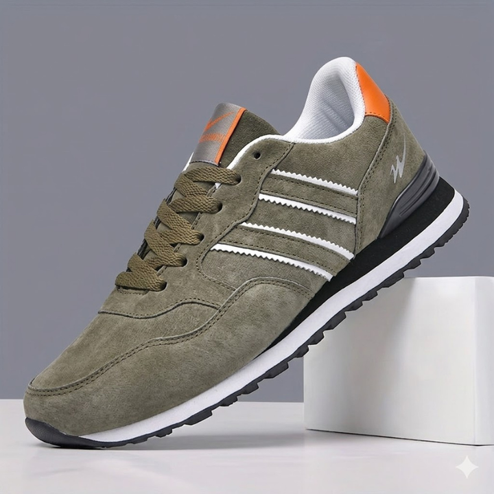 Comfortable men's walking shoes, classic retro athletic sneakers with cushioned design for everyday comfort.