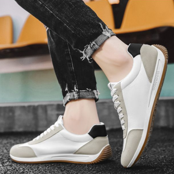 Athletic men's retro sneakers designed for comfort, traction, and daily versatile wear. Cushioned.