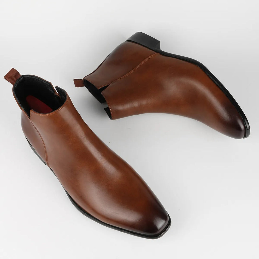 Timeless men's classic retro ankle boots. Experience comfort and durability with this stylish leather footwear.