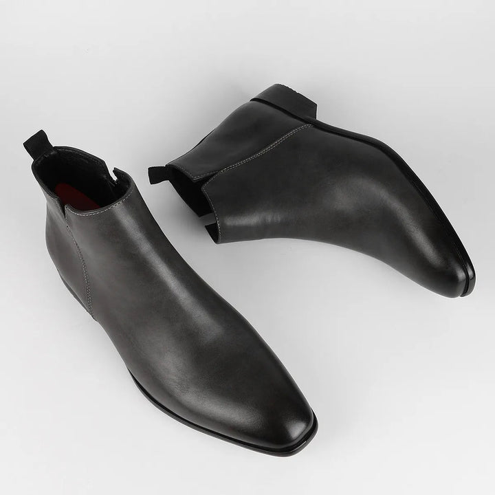 Men's retro ankle boots, ideal for fall and winter fashion. Classic, stylish, and comfortable men's footwear.