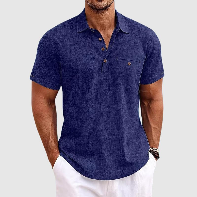 Stylish men's short-sleeve polo shirt featuring a functional chest pocket, ideal for summer and casual outfits.