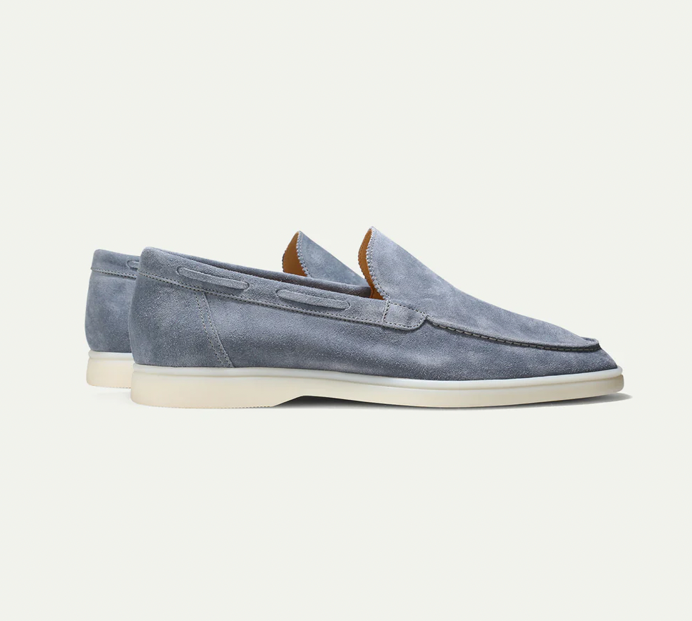 High-quality leather men's loafers, comfortable slip-on shoes perfect for versatile wear.