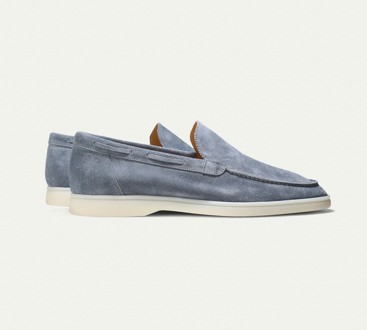 High-quality leather men's loafers, comfortable slip-on shoes perfect for versatile wear.