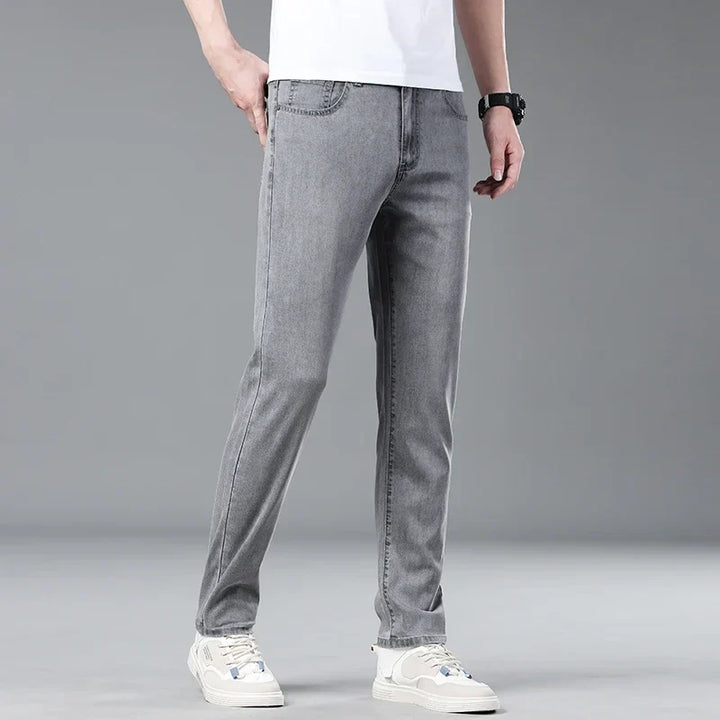 Effortless style with these men's straight fit denim jeans. Ideal for comfortable everyday casual wear.