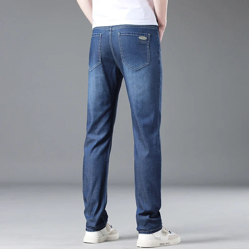 Casual men's straight fit denim pants. A comfortable and classic style for everyday versatile wear.