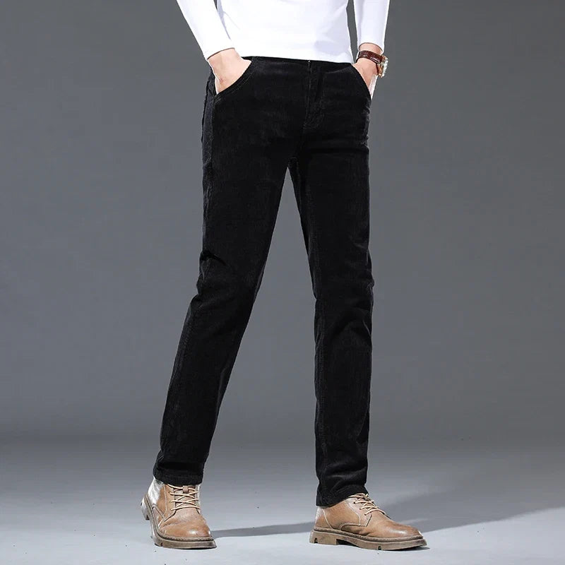 Straight fit men's casual trousers, classic style, suitable for business casual and comfortable everyday wear.
