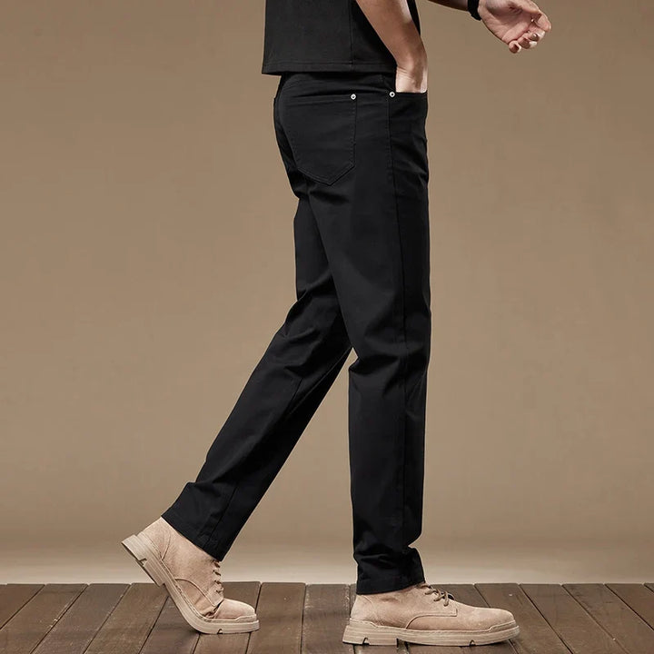 Classic straight-leg tailored pants for men, ideal for comfortable and stylish everyday wear.