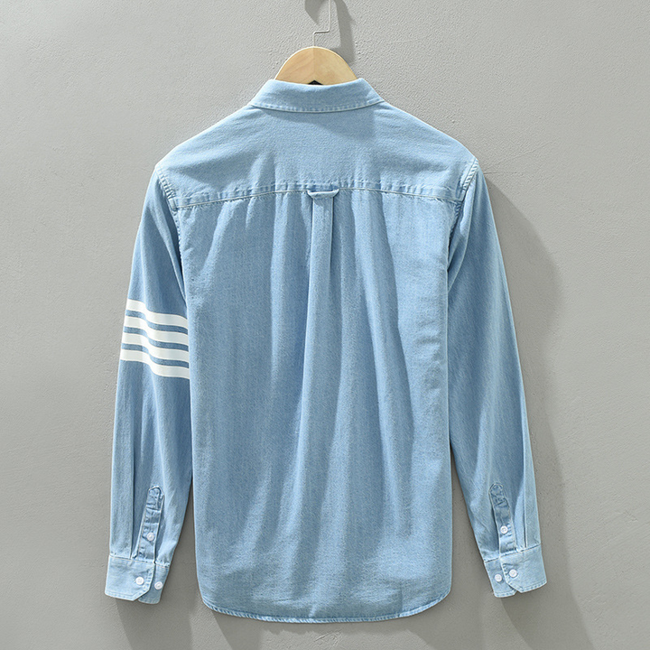 Casual men's striped button-up shirt, featuring a comfortable retro style for daily outfits.