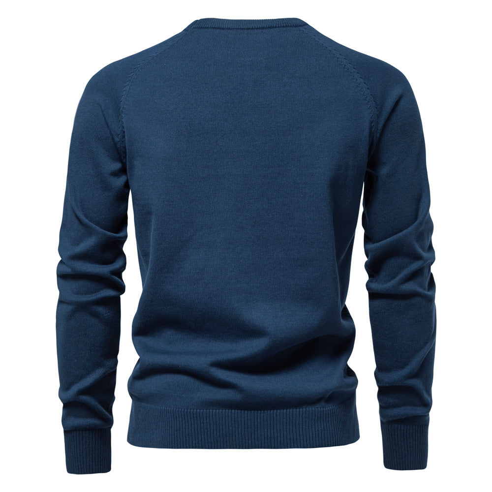 Stylish men's textured waffle knit long sleeve crewneck pullover sweater, versatile fall/winter.