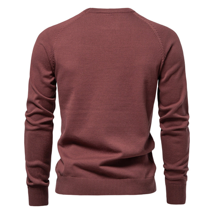 Casual men's textured waffle knit long sleeve crewneck pullover sweater, fall/winter versatility.