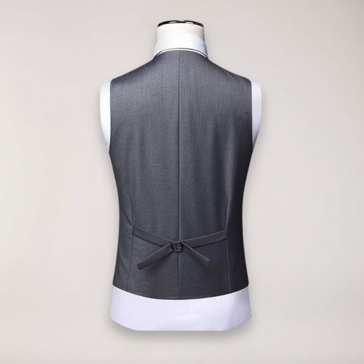 Versatile men's three-piece formal suit, suitable for weddings, business meetings, and special events.