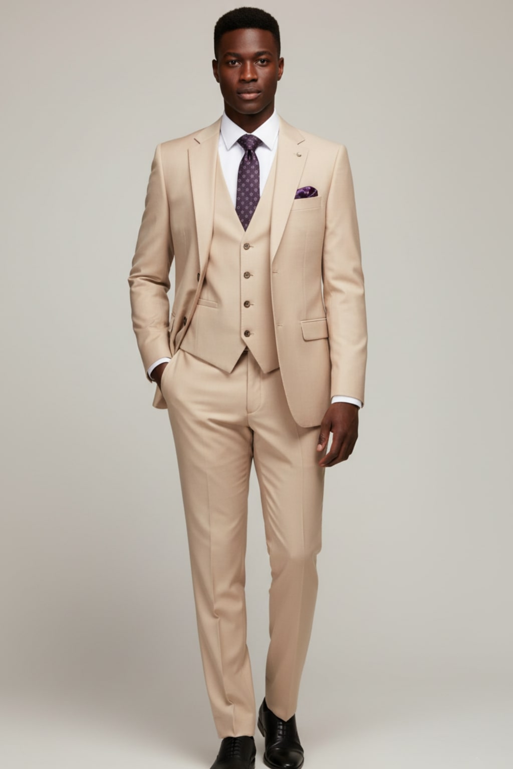 Sophisticated men's three-piece suit for galas & special occasions. Tailored fit, classic design, elegant formal wear.