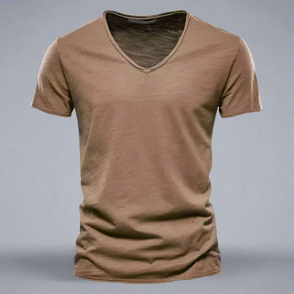 Versatile men's V-neck t-shirt, perfect for casual wear. A classic slim fit short sleeve basic top.