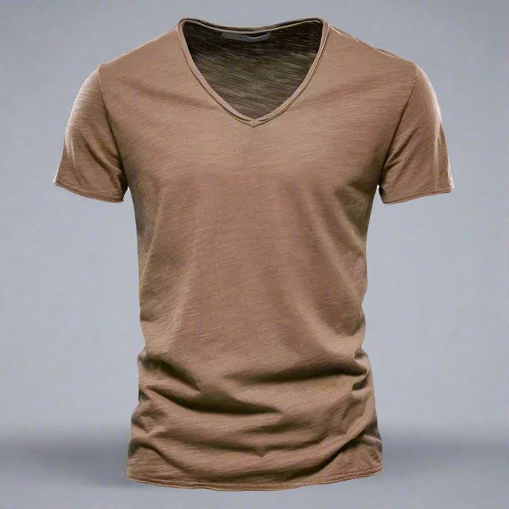 Versatile men's V-neck t-shirt, perfect for casual wear. A classic slim fit short sleeve basic top.