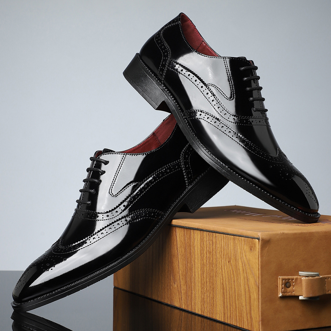 Versatile men's wingtip brogue dress shoes, suitable for any special occasion.