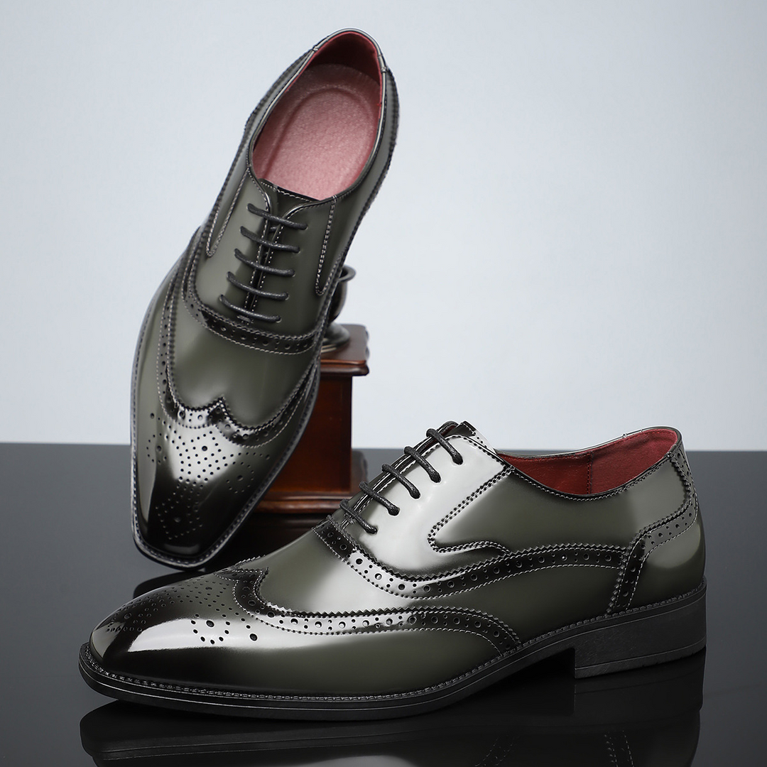 Comfortable men's wingtip brogues, blending classic style with everyday wear.