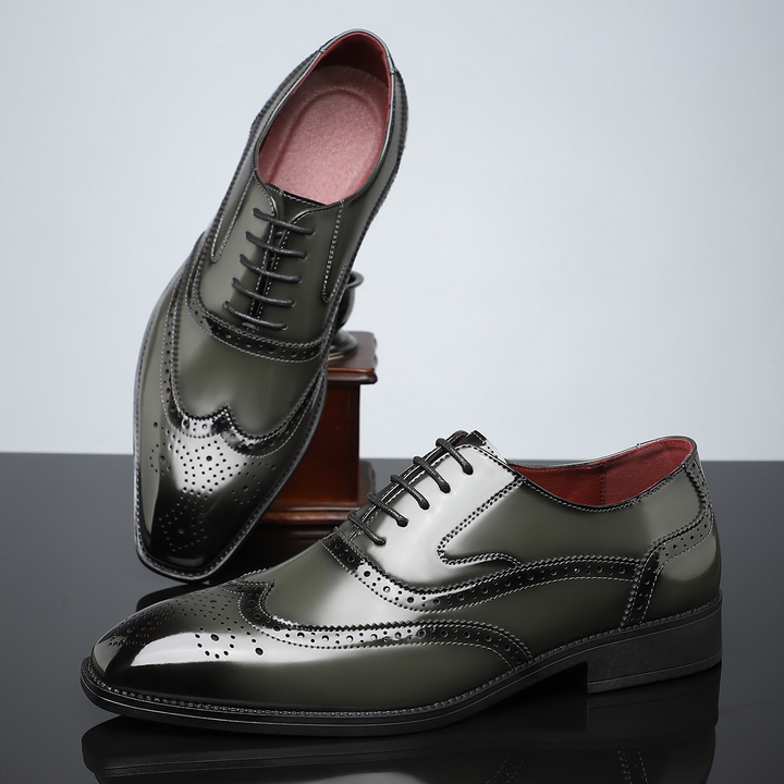 Comfortable men's wingtip brogues, blending classic style with everyday wear.