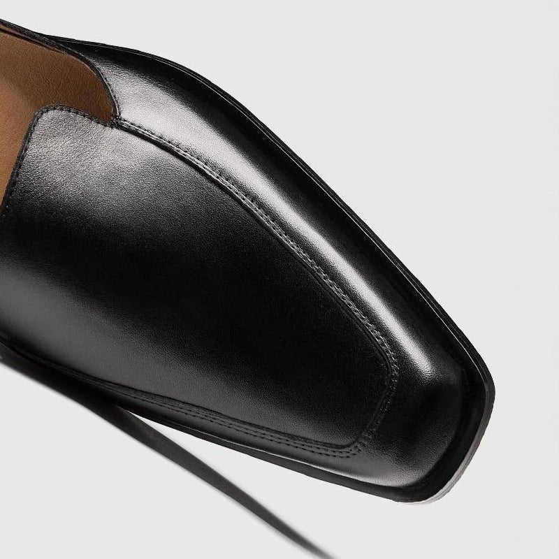 All-season men's closed toe sandals with an adjustable ankle strap, providing comfort and modern style.