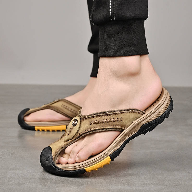 Men's outdoor closed toe sandals, water resistant and non-slip for hiking, water sports, and active summer days.