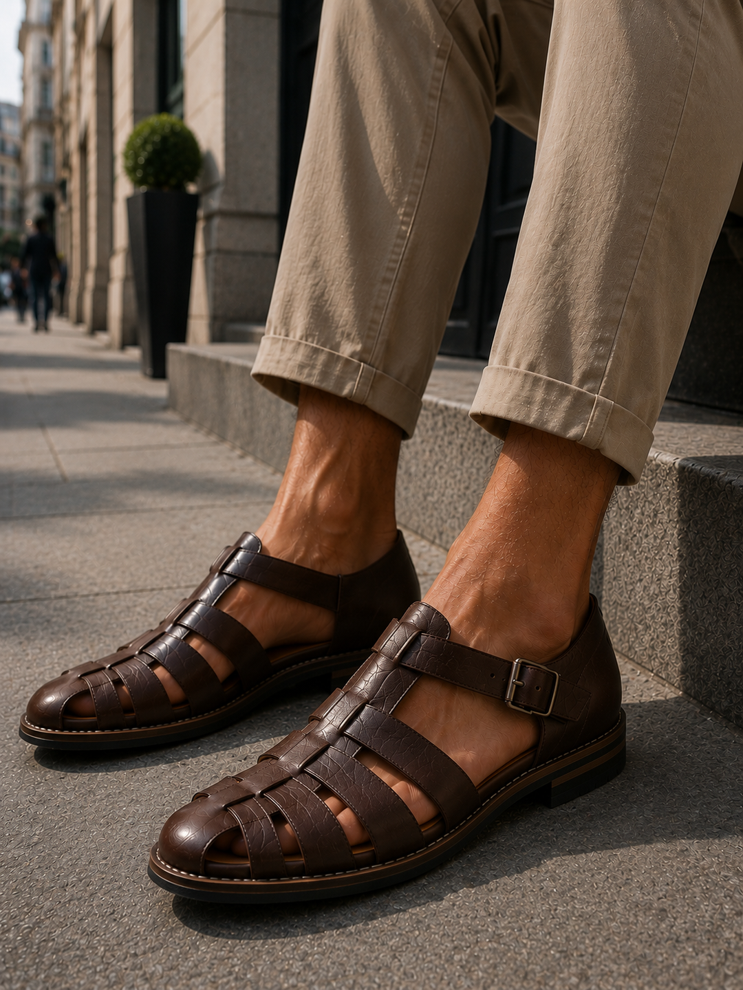 Classic men's closed-toe comfort sandals, fisherman style with adjustable buckle for warm weather.
