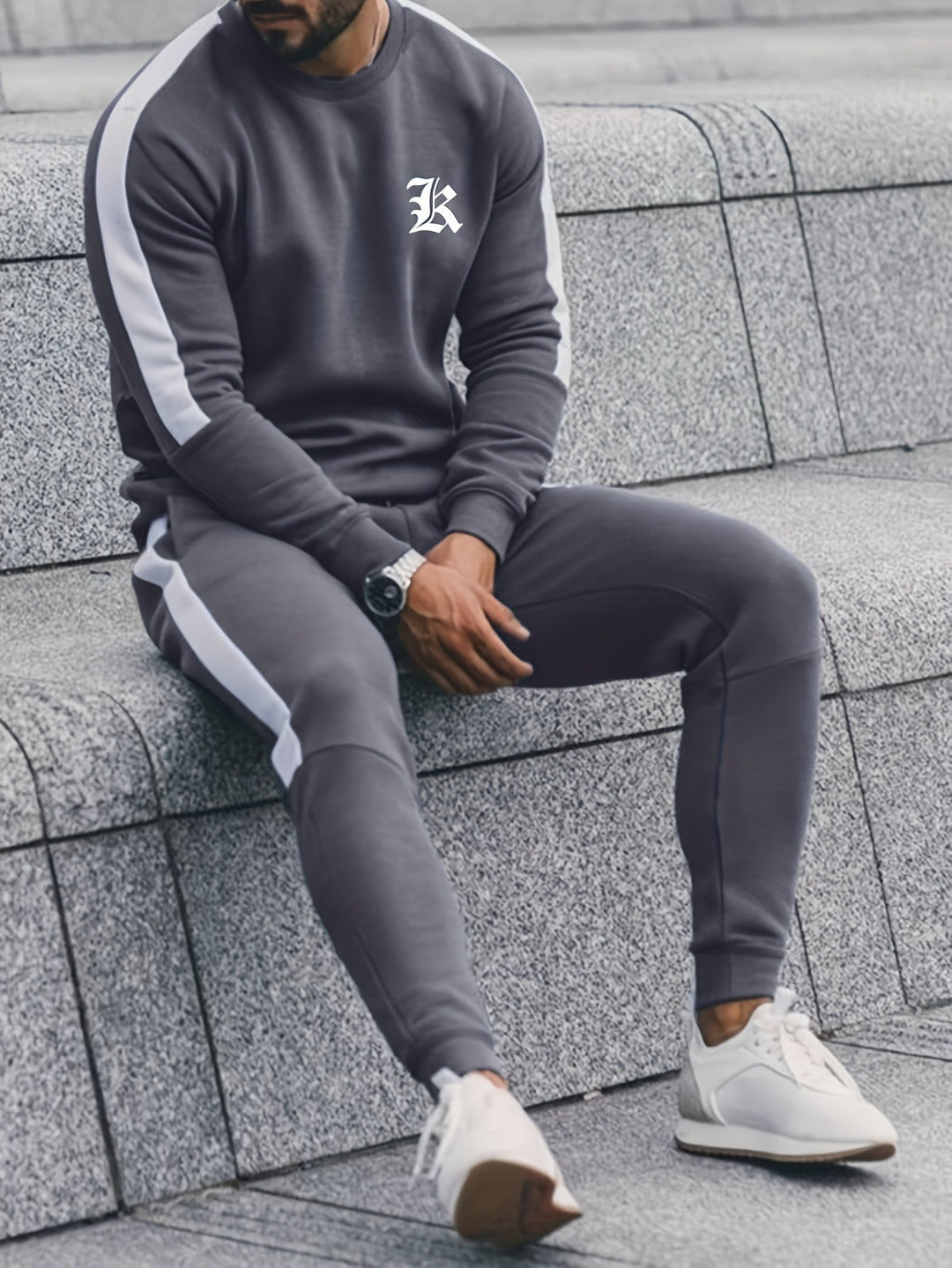 Men's color block 2-piece tracksuit set, ideal for activewear and casual style.