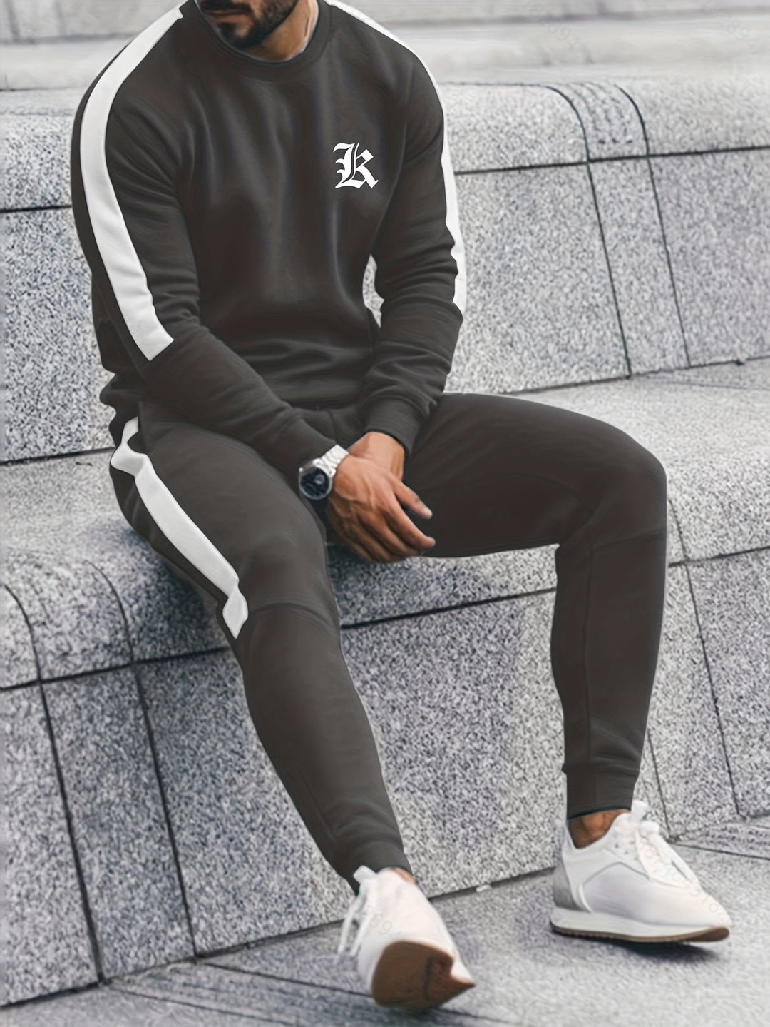Comfortable men's 2-piece color block athletic tracksuit for ultimate flexibility and style.