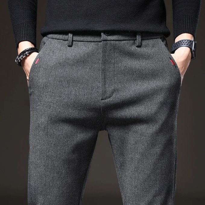 Everyday men's brushed casual pants, combining comfort with a relaxed straight leg fit. Versatile bottoms.