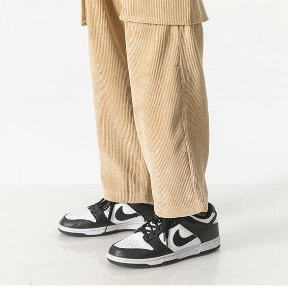 Everyday essential men's comfort fit cargo pants, featuring a practical drawstring & relaxed design.