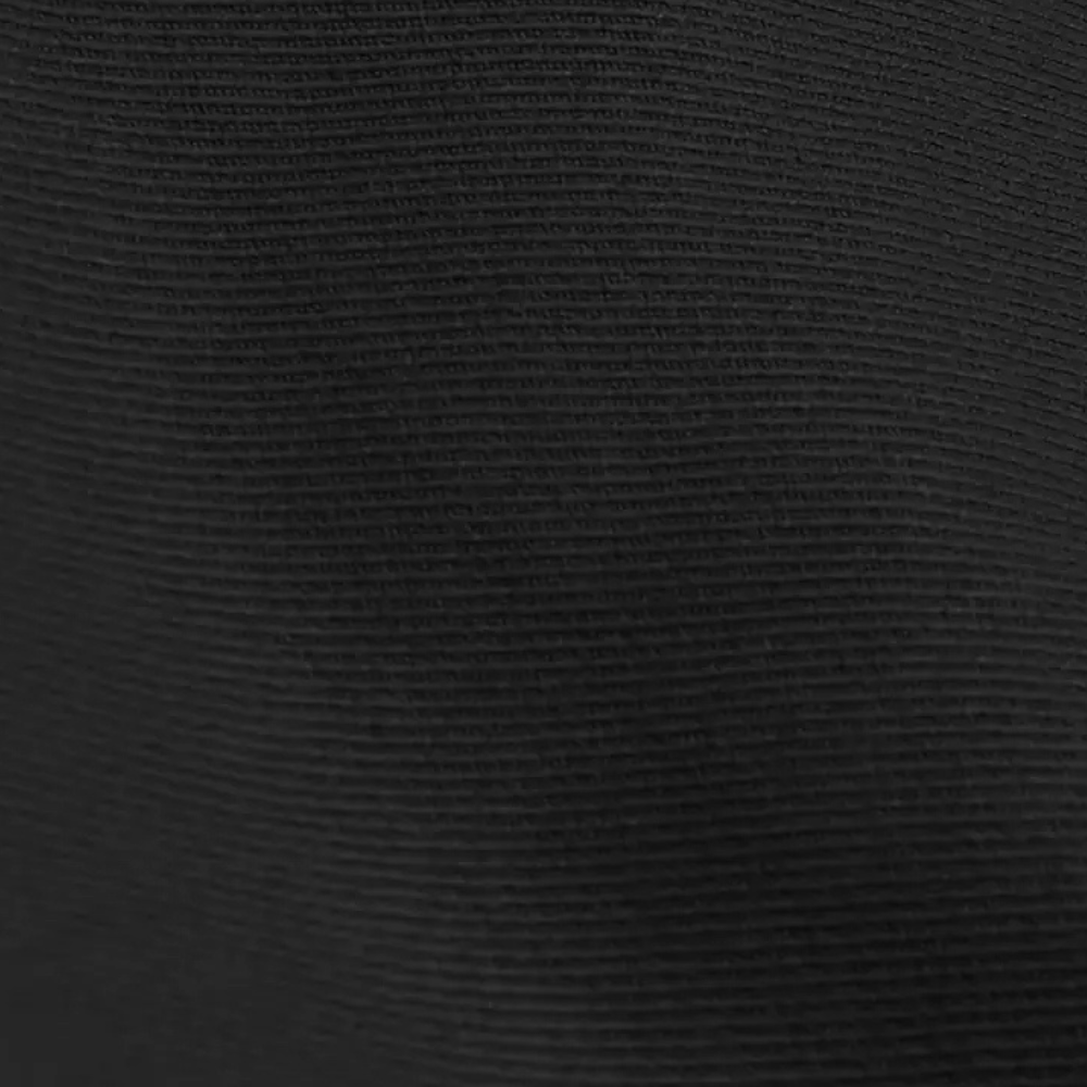 Casual men's utility cargo trousers with a comfortable, relaxed fit, suitable for everyday wear.