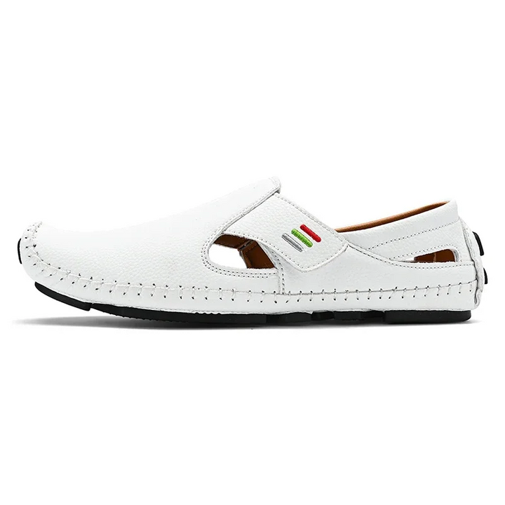 Travel-friendly men's adjustable sandals, comfortable for everyday summer adventures.
