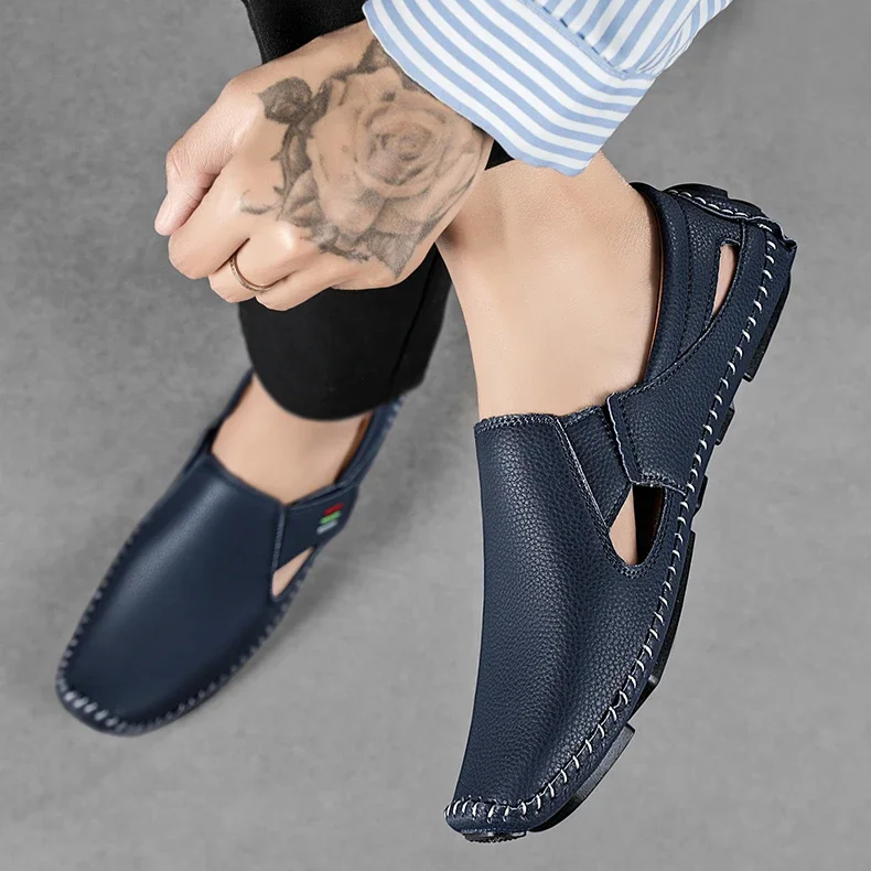 Stylish men's everyday sandals, adjustable for ultimate comfort & versatile summer wear.