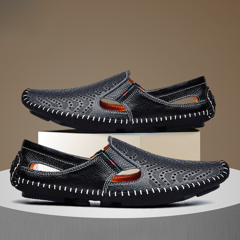 Men's durable summer sandals with adjustable strap, perfect for comfortable daily wear.