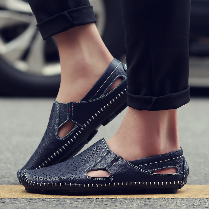 Stylish grey men's casual sandals with adjustable strap, perfect for summer daily wear.