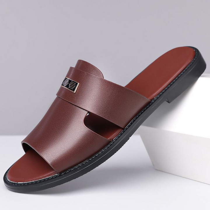 Men's comfortable brown walking sandals with open toe design, perfect for everyday summer wear.