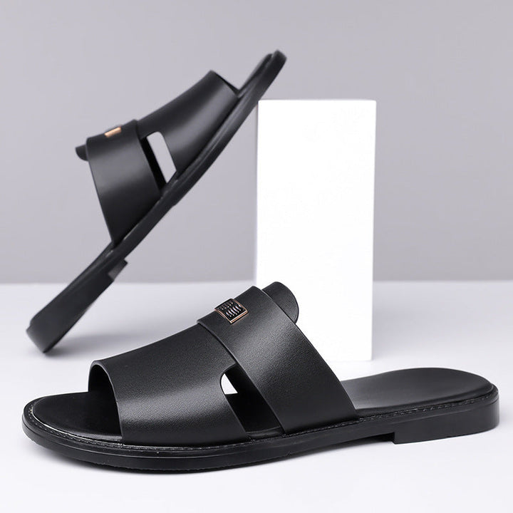 Lightweight men's walking sandals, perfect comfort shoes for summer, outdoor, and casual use.