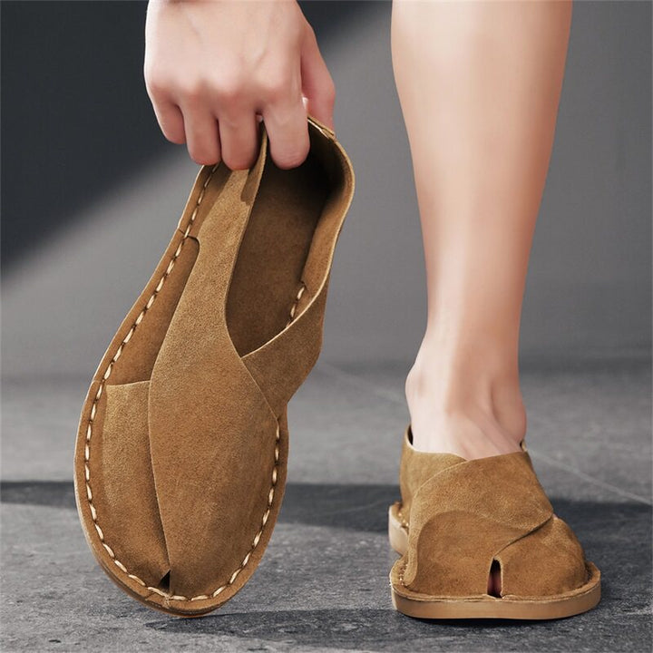 Men's comfortable cross-strap flat sandals, ideal for outdoor leisure. Slip-on open-toe summer shoes for beach & vacation.