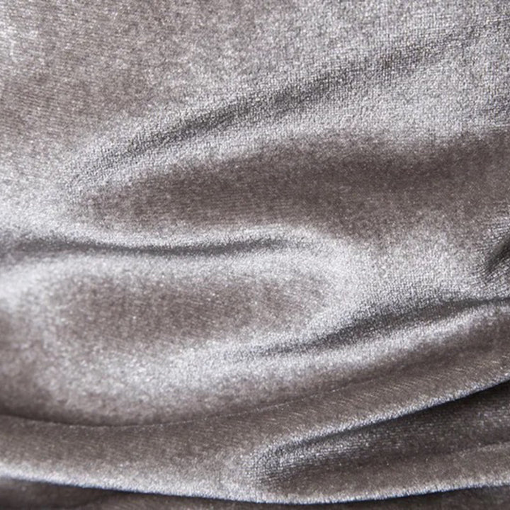 Men's versatile long-sleeve hoodie. Comfortable & stylish pullover for everyday casual wear.