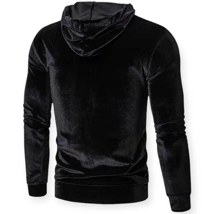 Stylish men's black pullover hoodie. Versatile long-sleeve top for daily casual wear.