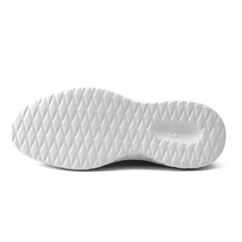 Stylish men's blue knit sneakers, providing flexible comfort for daily casual wear.