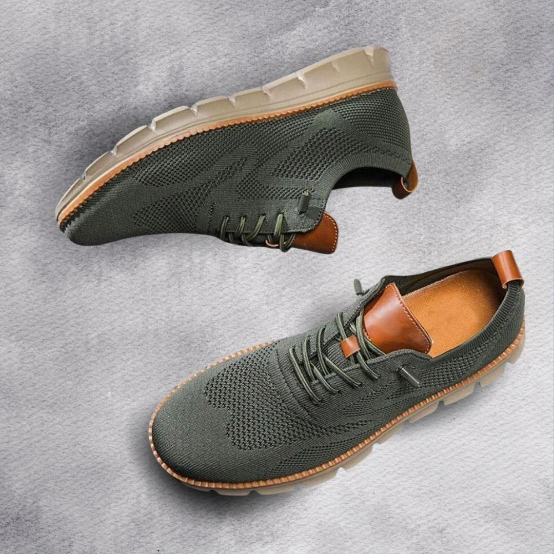 Lightweight men's walking shoes with orthopedic support, ideal for active daily comfort.